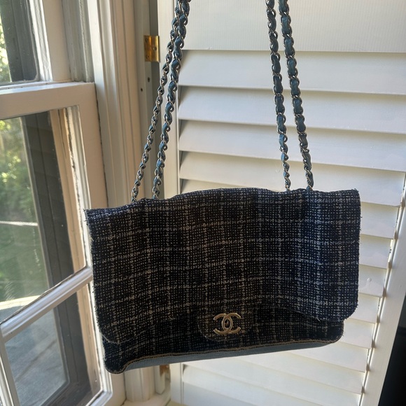 Chanel Classic Single Medium Flap Bag Tweed and calfskin 18x 2014 - Picture 5 of 17